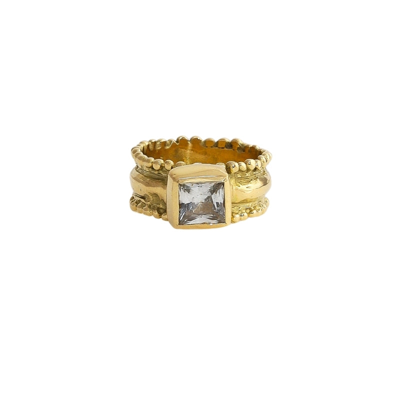 Iphis Ring with Sapphire - Solid Gold