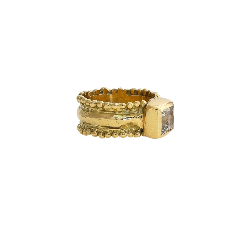 Iphis Ring with Sapphire - Solid Gold