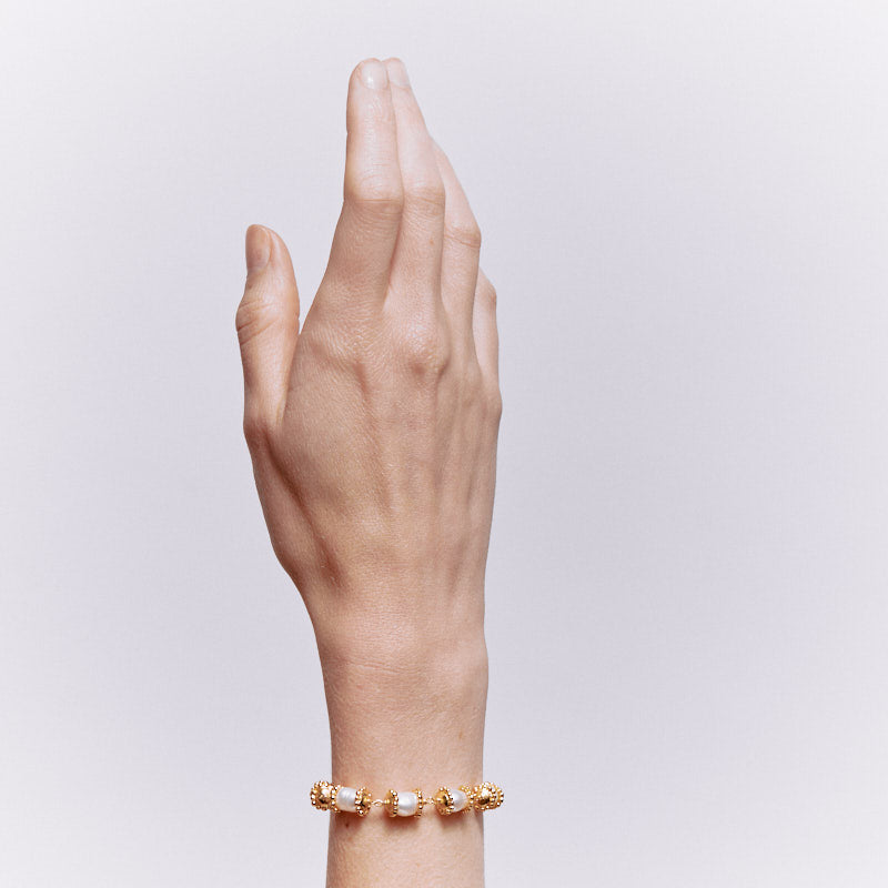 Florizel Bracelet in Pearl - 18K Gold Plated