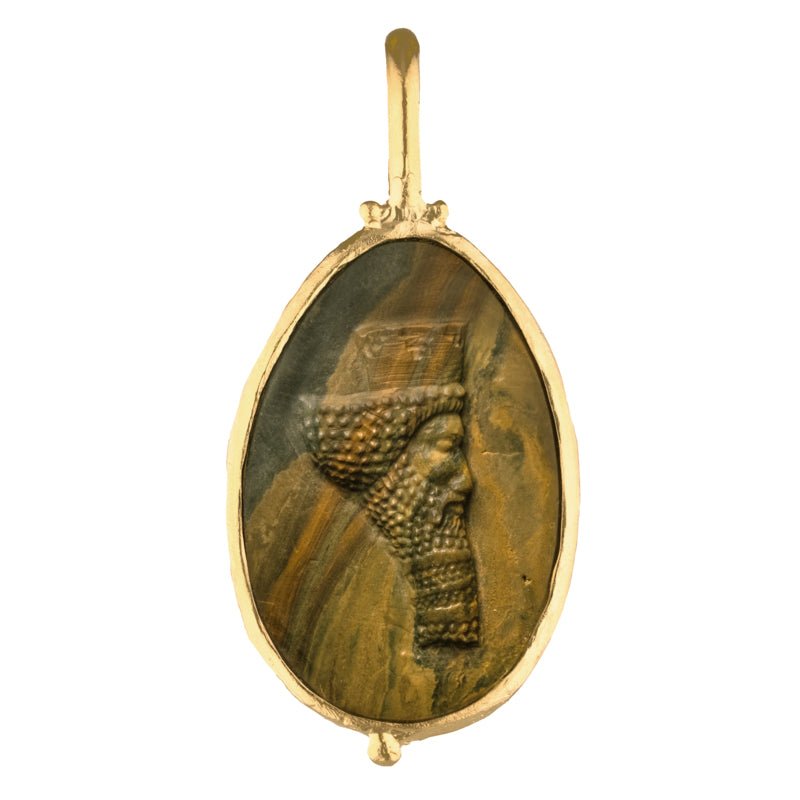 CO.PD.154 - Gold oval pendant with ancient Mesopotamian priest king relief